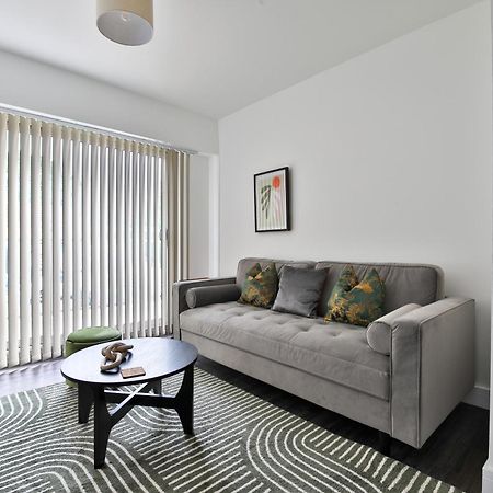 Amber Vista 2 Bedroom Apartments- Supermarket, Coffee Shop, Restaurants & Parking Below 카디프 외부 사진