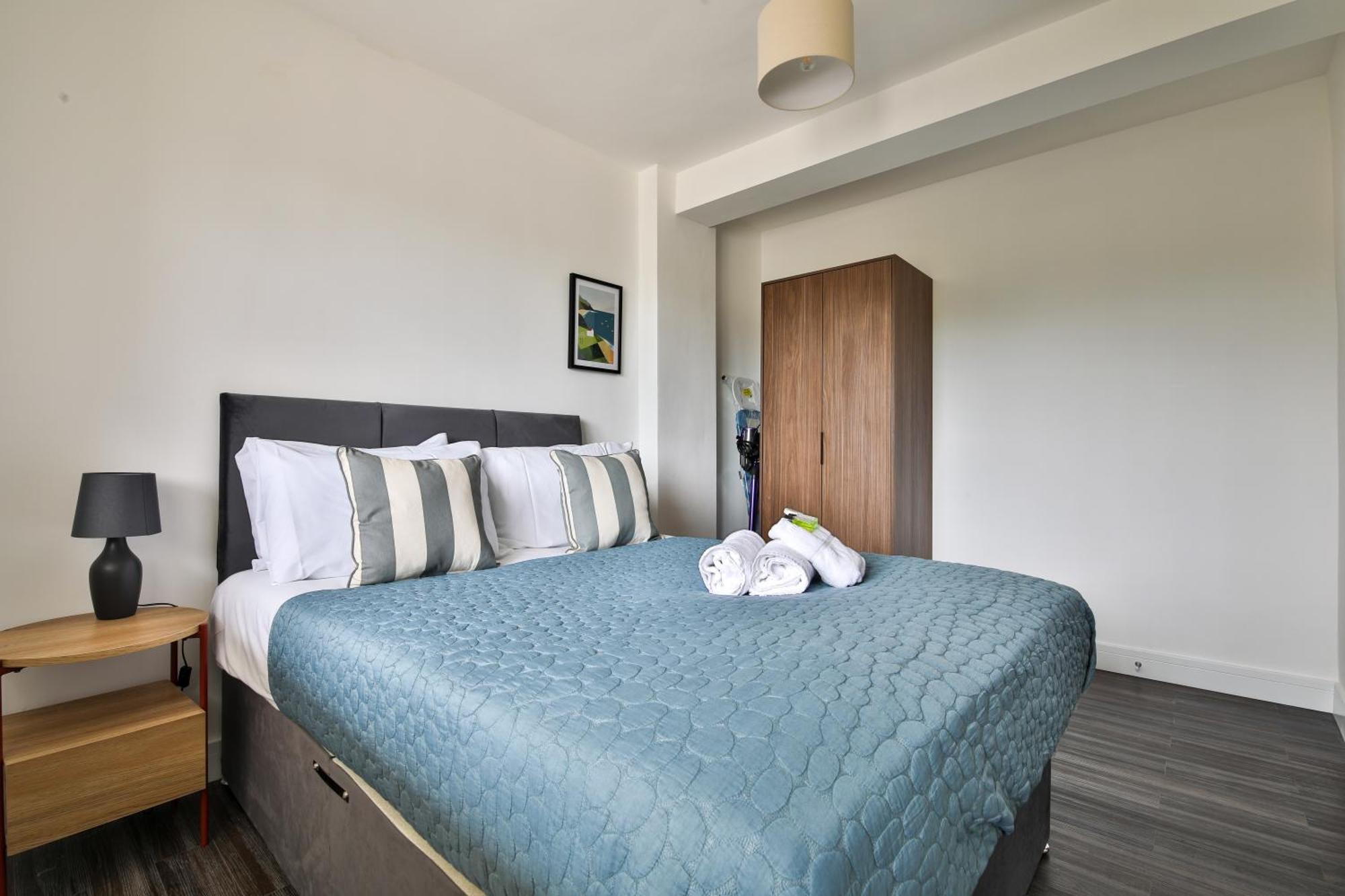 Amber Vista 2 Bedroom Apartments- Supermarket, Coffee Shop, Restaurants & Parking Below 카디프 외부 사진