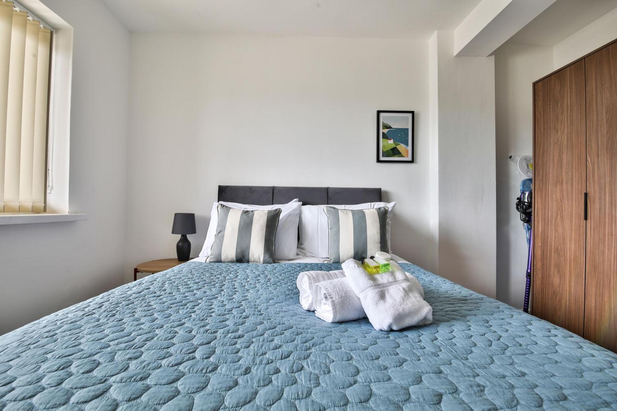 Amber Vista 2 Bedroom Apartments- Supermarket, Coffee Shop, Restaurants & Parking Below 카디프 외부 사진